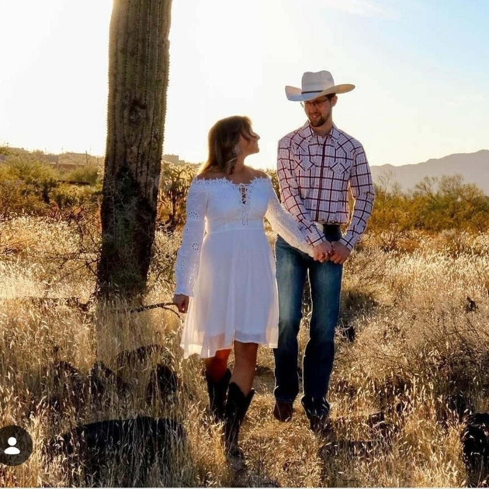 Elegant White Lace Off-Shoulder Dress - Picture 5 of 5